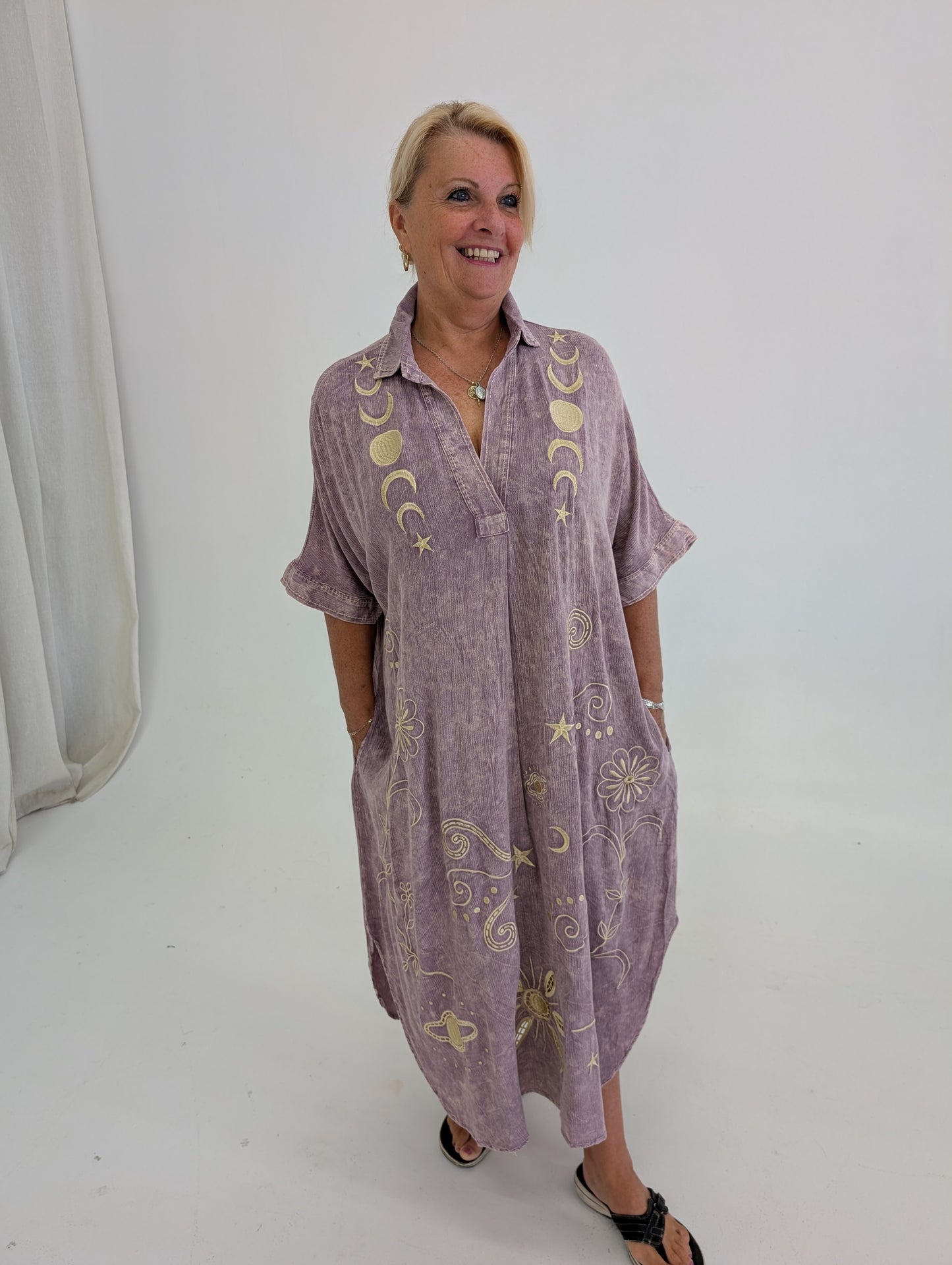 
                  
                    ROBE ASTRALE
                  
                