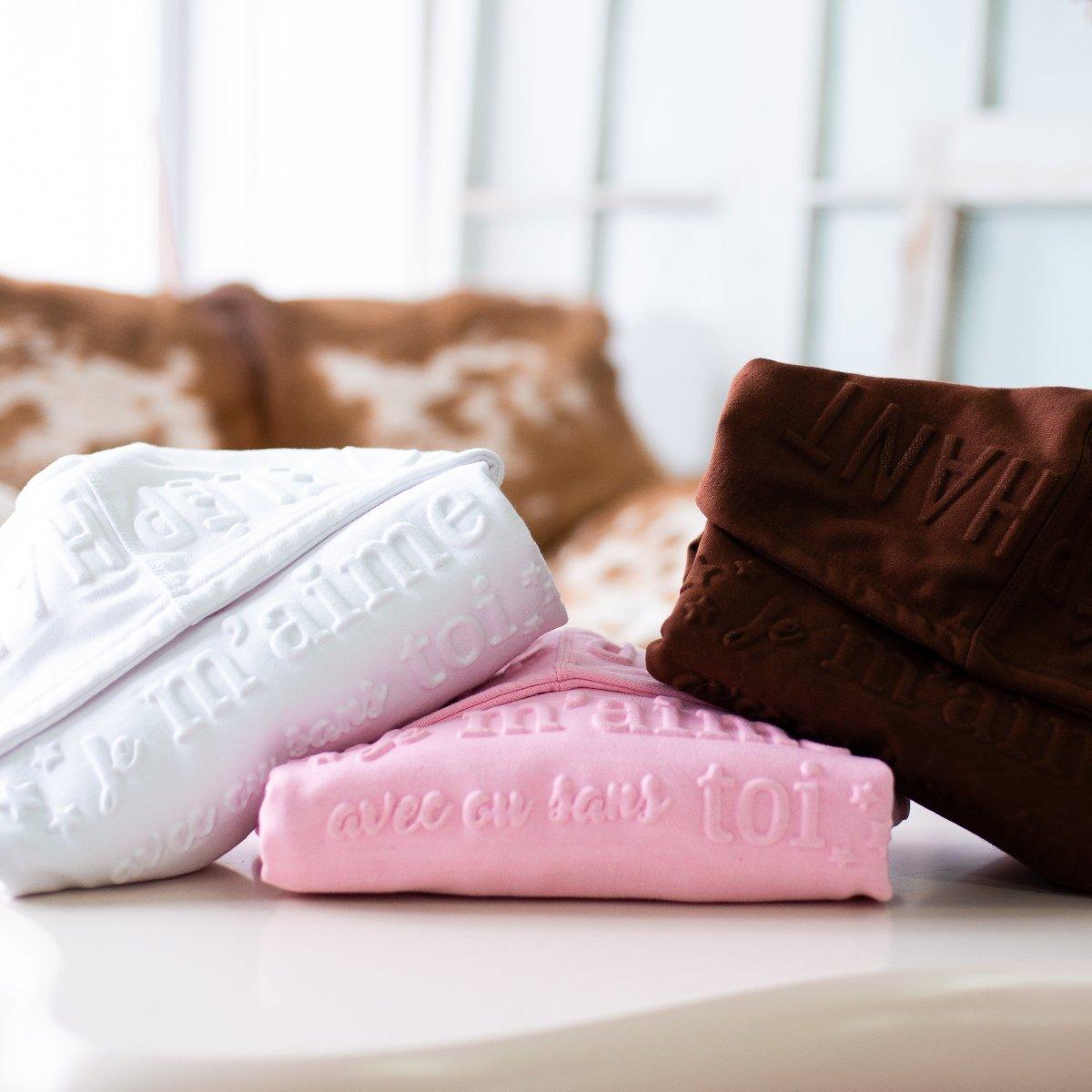 
                  
                    Sweat "Je m'aime avec ou sans toi" - 100% coton - Fabriqué éthiquement - Coeur Elephant Clothing
                  
                