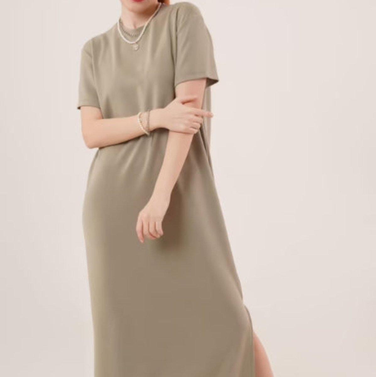 
                  
                    Robe REBECCA – Élégance fluide, présence assumée - Coeur Elephant ClothingRobe REBECCA – Élégance fluide, présence assuméeCoeur Elephant ClothingCoeur Elephant ClothingNoirSrobe designé au quebec semi ajustée ultra douce confortable et décontracté idéale pour stylée en tenue de ville ou décontracté au quotidien c'est une robe pour femme parfait pour une base durable dans votre garde - robe
                  
                