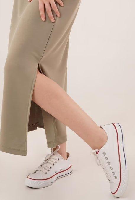 
                  
                    Robe REBECCA – Élégance fluide, présence assumée - Coeur Elephant ClothingRobe REBECCA – Élégance fluide, présence assuméeCoeur Elephant ClothingCoeur Elephant ClothingNoirSRobe REBECCA – Élégance fluide, présence assumée
                  
                