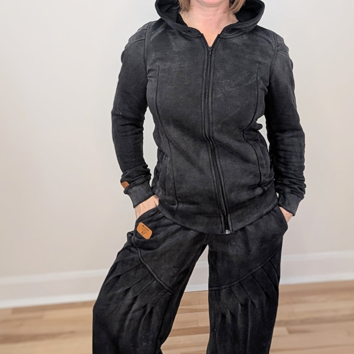 
                  
                    large pant coton bio spandex confortable for women coeur elephant clothing matching set with palazzo pant and ip up hoodie black sunfade coton
                  
                